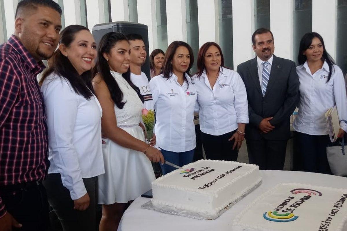 Benefician a más de 800 personas en campaña del Registro