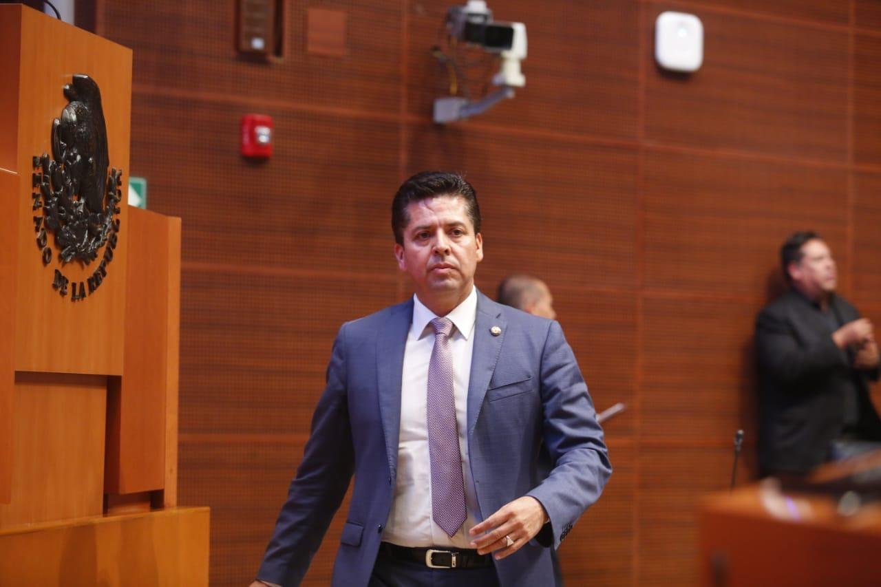 Toño García reconoce esfuerzos por la educación en Michoacán